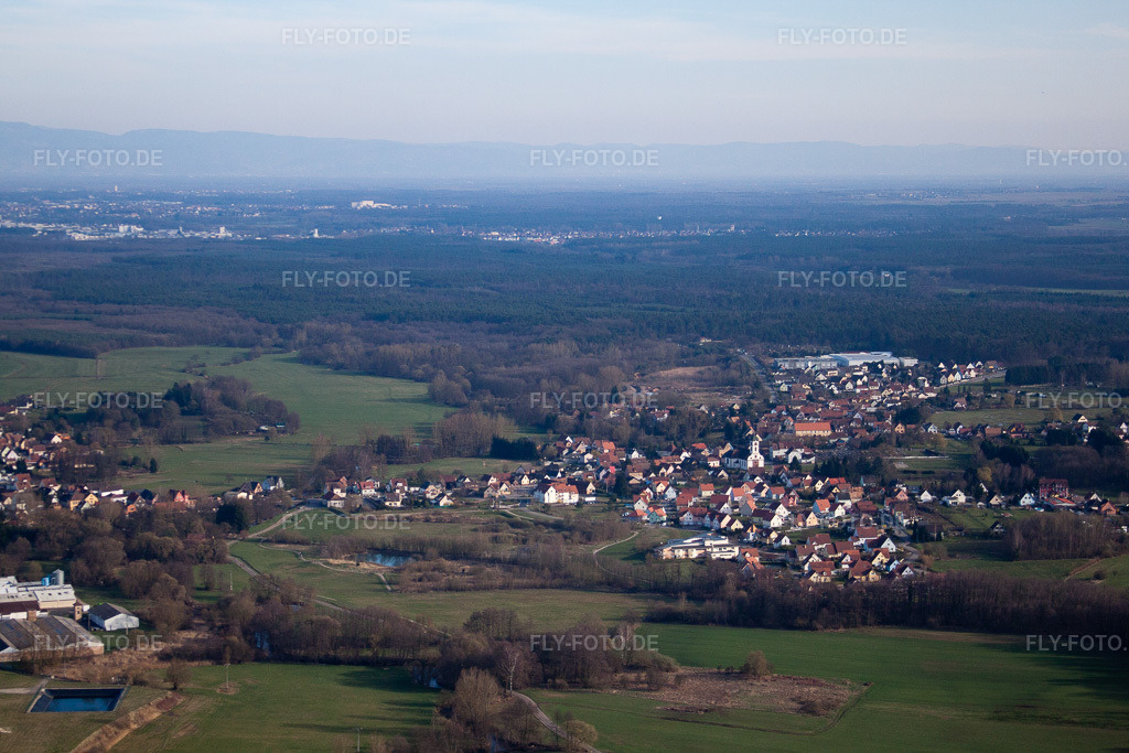 Luftbild: Ortsansicht in Uttenhoffen im Bundesland Bas-Rhin in Frankreich. Foto: IMG_38682.jpg vom 20.03.2011 durch Werner Riehm/FLY-FOTO.de