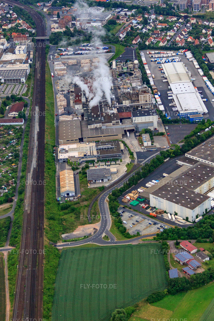 Luftbild: Industriegebiet Hermann-Muth-Straße von Norden mit ZUFALL logistics group - Niederlassung Fulda, Papierfabrik Adolf Jass GmbH & Co KG und tegut... gute Lebensmittel GmbH & Co. KG in Fulda im Bundesland Hessen in Deutschland. – Foto: IMG_68437.jpg vom 21.06.2014 durch Werner Riehm/FLY-FOTO.de – Auflösung des Originals: 3168 x 4752 px – Transport- & Logistikunternehmen | ZUFALL logistics group – Papierfabrik Jass – Ihr Supermarkt für gute Lebensmittel und Bio-Produkte | tegut