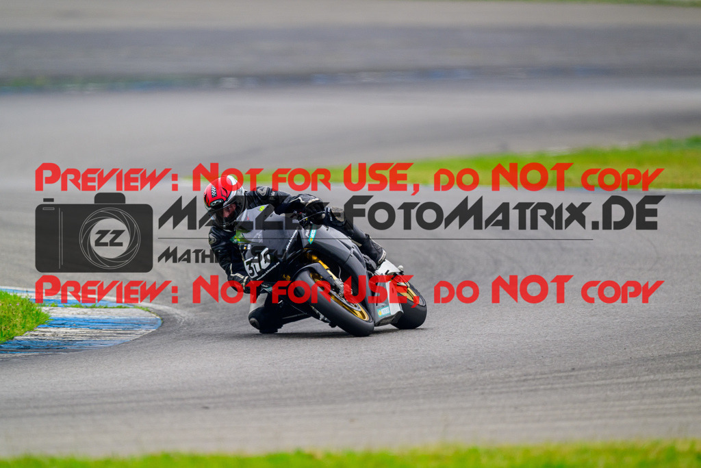 MaZZes_FotoMatrix_240521_6007705_2986 | WEISS