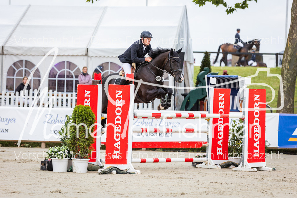 BHO-2PhSpr-M-026 | MomenTaufnahmen Pferdesportfotos