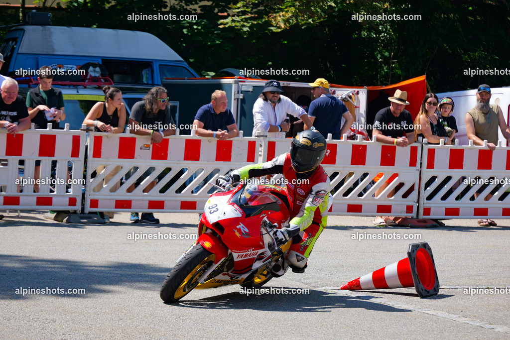 P1036886-2 | Erleben Sie atemberaubende, hochqualitative Fotos Ihrer Fahrt entlang der malerischen Alpenstraßen. Besuchen Sie alpineshots.com, um professionelle Aufnahmen Ihrer unvergesslichen Reise zu finden und zu kaufen - Realisiert mit Pictrs.com