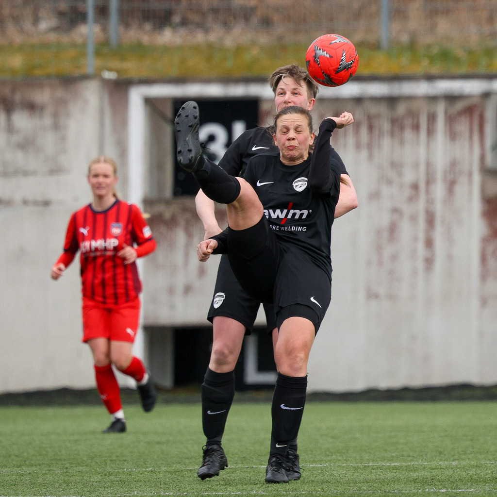 20260329-FCH-HS_042 | 1.FC Heidenheim 1846 II vs. SGM Hohenmemmingen/Sontheim, Fußball, Frauen, Bezirksliga, 2025/2026, 14. Spieltag, 29.03.2026 in Heidenheim, Kunstrasen b. Voith-Arena West(Foto: Michael Bulling) - Realisiert mit Pictrs.com