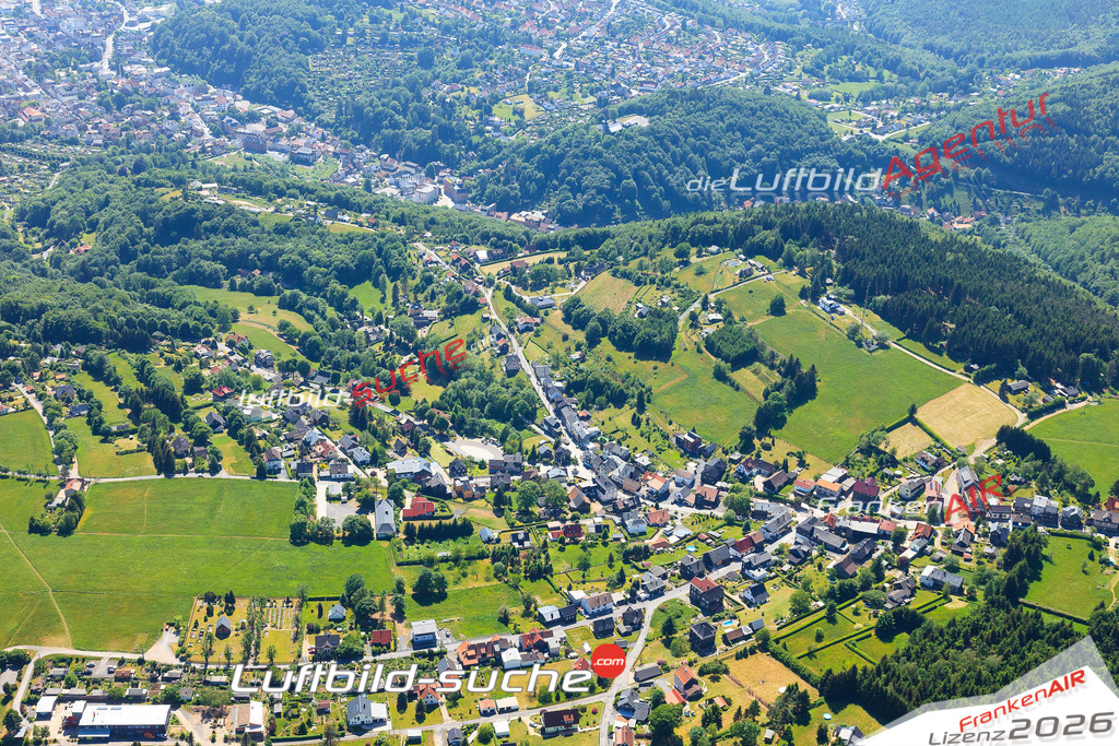 Die Luftaufnahme der Stadt Sonneberg wurde vom UL-Flugzeug heraus erstellt ( keine Drohne )- hohe Auflösung für beste Qualität