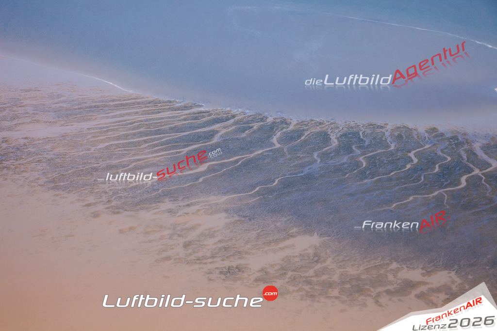 Die Luftaufnahme Nordsee - Sylt wurde vom UL-Flugzeug (keine Drohne) aus fotografiert.Hohe Druck- Auflösung-die Geschenkidee!