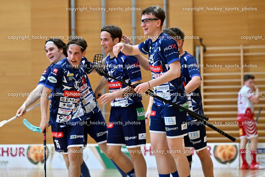 VSV Unihockye vs. KAC Floorball | Jubel VSV Unihockey Mannschaft, #27 Lukas Florianschitz VSV Unihockey, #15 Tristan Bogataj VSV Unihockey, #37 Aleksander Bogataj VSV Unihockey, #59 Nino Forelli VSV Unihockey, VSV Unihockye vs. KAC Floorball, VSV Unihockye vs. KAC Floorball am 13.04.2025 in Villach (Ballspielhalle St. Martin), Austria, (Photo by Bernd Stefan)