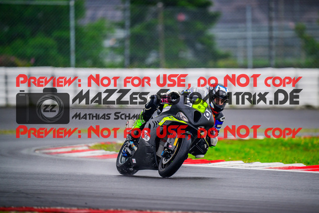 MaZZes_FotoMatrix_240804_6007705_0201 | Fotograf Mathias Schmid
Sportfotograf,
Eventfotograf,
Hochzeitsfotograf,
Portraitfotograf