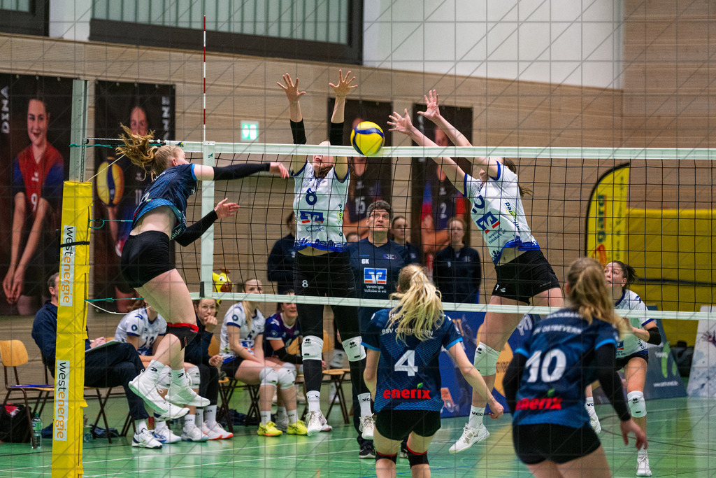 2. VBLF Nord 25/26 | Spiel 4087 | VC Osnabrück vs. BSV Ostbevern | Es ging hin und her.  //  07.02.26: 2. VBLF Nord 25/26 | Spiel 4087 | VC Osnabrück vs. BSV Ostbevern / Osnabrück / Deutschland  //   CREDIT:www.bullenfotos.de, Martin König, Hörner Weg 40, D-49078 Osnabrück, +4917663732967 // Nutzung und Weitergabe nur zu den vereinbarten Zwecken. Presseanfragen an Ersteller. Alle Rechte beim Ersteller. Honorierung nach MFM. - Realisiert mit Pictrs.com