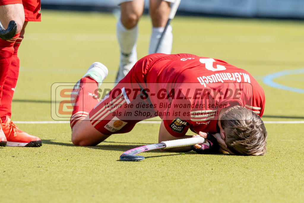 SFE_20240511_0110 | Krefeld, Deutschland, 11.05.2024: Mats Grambusch (Rot-Weiss Köln) in Aktion waehrend des Spiels der Feldhockey 1. Bundesliga Herren zwischen Crefelder HTC - Rot Weiss Köln im Gerd-Wellen-Hockeyanlage am 11.05.2024 in Krefeld, Deutschland. (Foto von Stephan Fehrmann)

Krefeld, Germany, 11.05.2024: Mats Grambusch (Rot-Weiss Köln) in action during the game of Feldhockey 1. Bundesliga Herren between Crefelder HTC - Rot Weiss Köln in Gerd-Wellen-Hockeyanlage at 11.05.2024 in Krefeld, Deutschland. (Foto from Stephan Fehrmann)