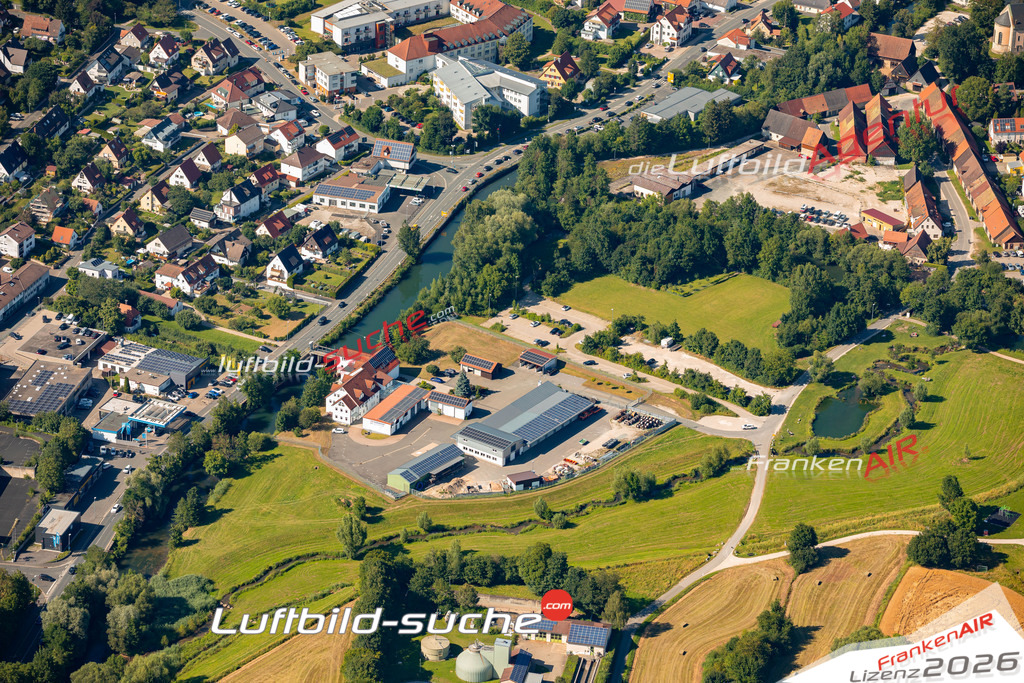 Das Luftbild zeigt :  Ebermannstadt - Die Luftaufnahme wurde 2024 vom UL-Flugzeug aus erstellt ( keine Drohne ) - Hochauflösende Luftaufnahme - Für grossformatige Ausdrucke geeignet. Die Geschenkidee !Mit Lizenz und Bildrechte bestellbar