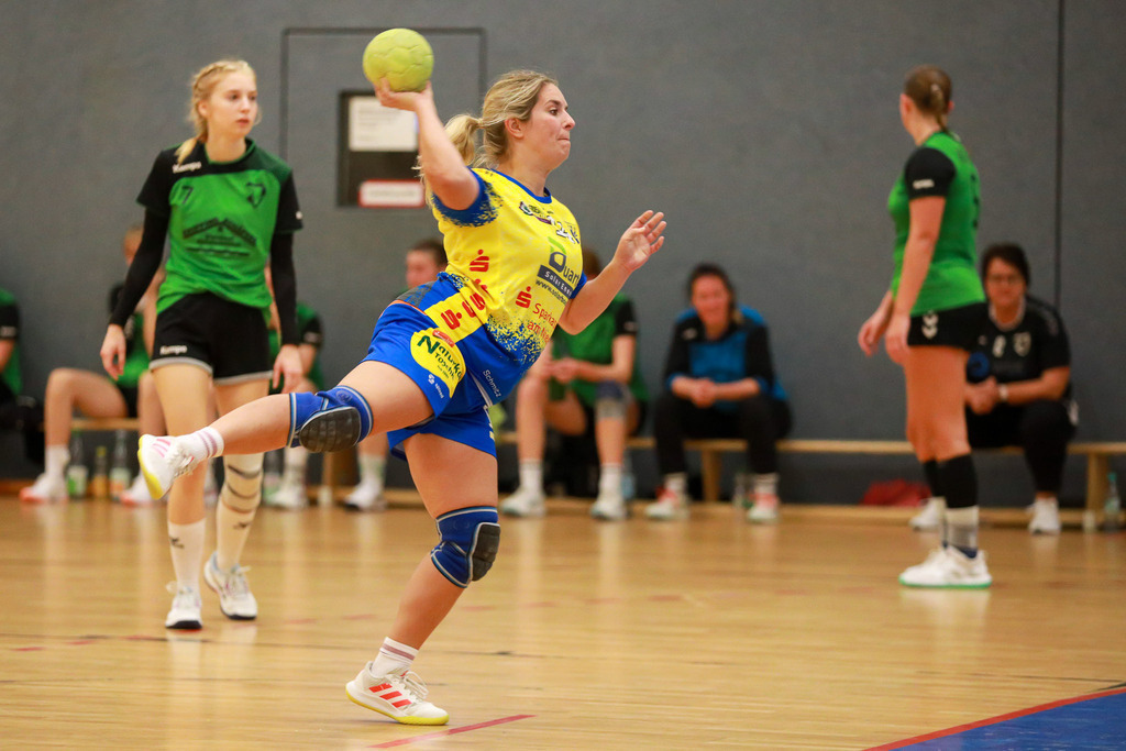 HcTvRhedeII_SvNeukirchen_150924_140 | Bildergalerie von Sport-Ereignissen aber auch von weiteren spannenden Dingen - nicht nur vom Niederrhein. In Anlehnung an den bekannten Spruch von Hanns Dieter Hüsch heißt das Motto: "Niederrhein ist überall".  - Realisiert mit Pictrs.com