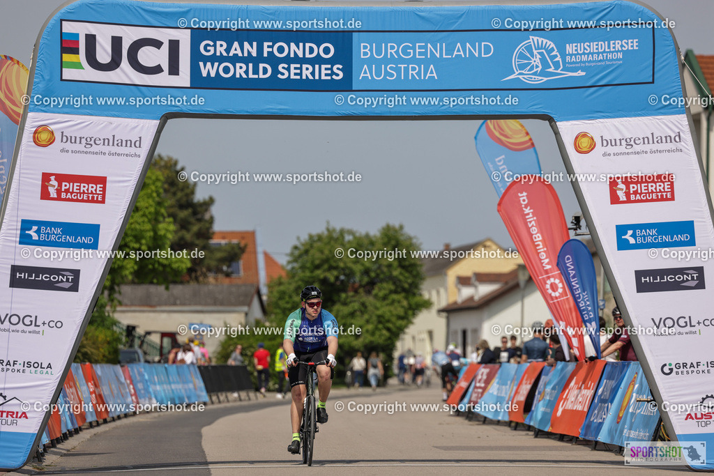 VJ__9761 | Neusiedlersee Radmarathon 2026@sportshot_your_pictrs #yourpictures#roadtowm2029 #nrm #neusiedlerseeradmarathon #neusiedlersee #neusiedlerseetourismus #burgenland #mörbisch #nrm26 #burgenlandtourismus #voglundco #poweredbyburgenlandtourismus #radsport #rad #marathon #ucigranfondo #visitburgenland #ucigranfondoworldseries