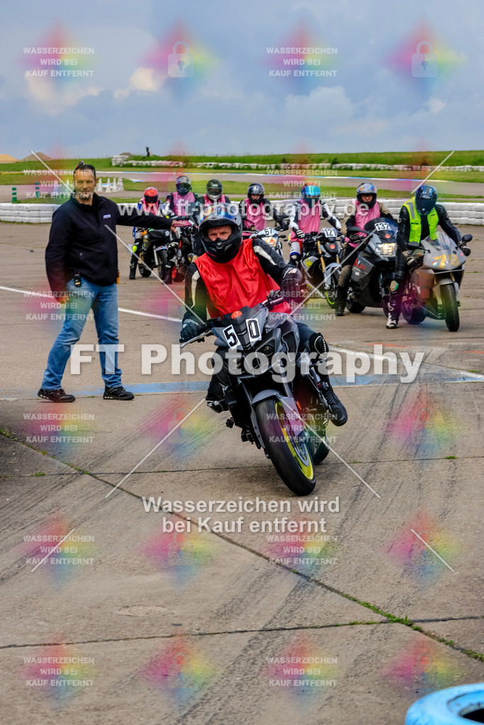 MotoTeam-9675 | Hier findet Ihr Bilder von Touristenfahrten auf der Nürburgring Nordschleife oder von anderen Veranstaltungen die ich besucht habe. Viel Spass beim Durch Schauen 