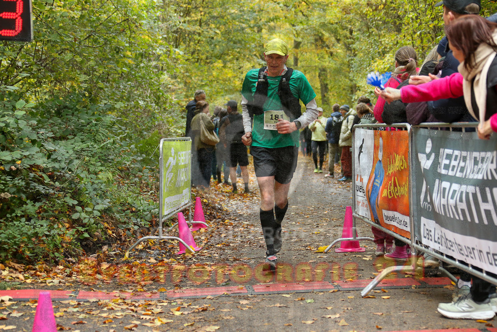 251026_1304_EX1_2392 | Sportfotografie im Rhein-Sieg Kreis, Köln, Bonn, NRW, Rheinland Pfalz, Hessen, etc. Unser Tätigkeitsfeld umfasst den Laufsport vom Volkslauf über den Marathon, Duathlon, Triathon bis zum Ultralauf wie Kölnpfad Ultra oder Schindertrail.
