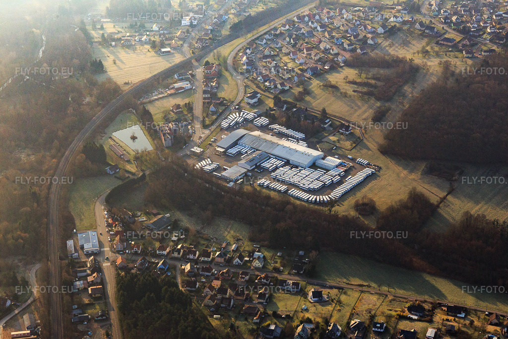 Vue aérienne: TFR SAS - Temsa à Ingwiller dans le département Bas Rhin, France – .Photo: IMG_105293.jpg prise le 25/03/2018 par Werner Riehm/FLY-FOTO.eu – Résolution de l'original: 5472 x 3648 px – TEMSA