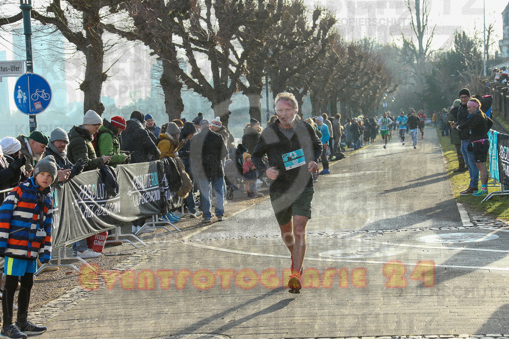 241231_1159_EX1_3244 | Sportfotografie im Rhein-Sieg Kreis, Köln, Bonn, NRW, Rheinland Pfalz, Hessen, etc. Unser Tätigkeitsfeld umfasst den Laufsport vom Volkslauf über den Marathon, Duathlon, Triathon bis zum Ultralauf wie Kölnpfad Ultra oder Schindertrail.