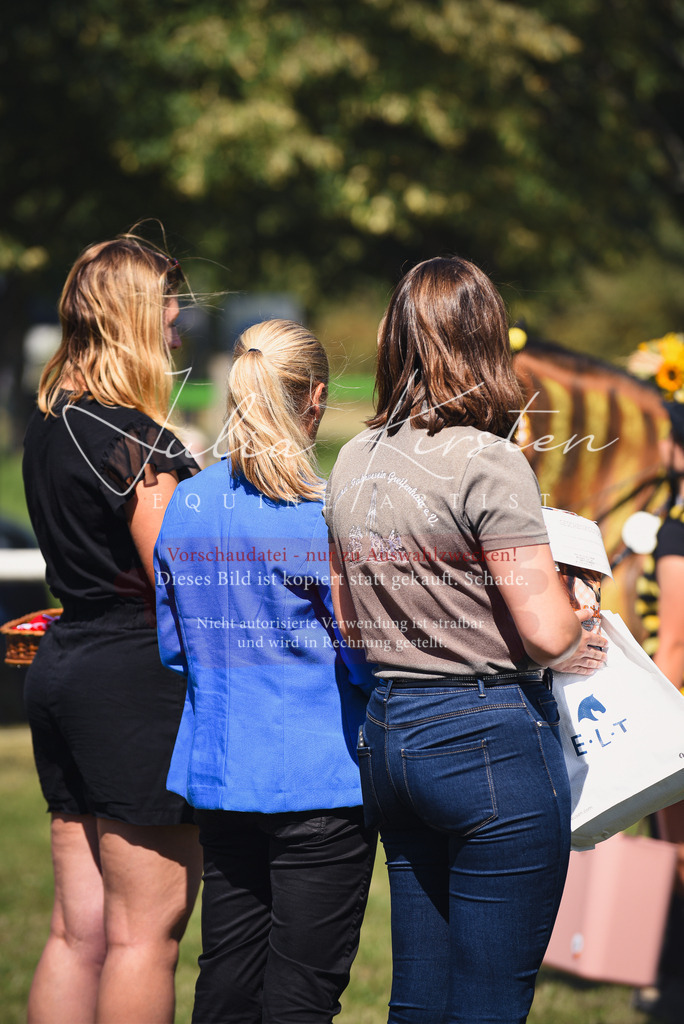 DSC_0445 | Pferde- und Turnierfotografie in Westsachsen. Pferdeportraits, Auftragszeichnungen und intuitive Kunst.