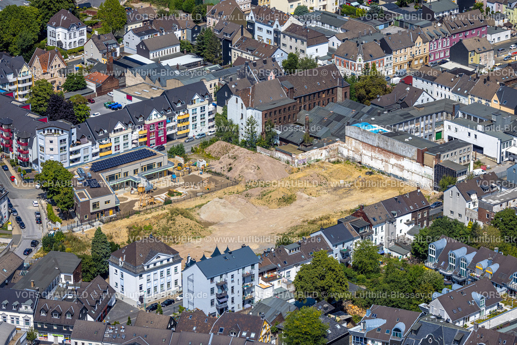 Velbert220803273 | Luftbild, Baustelle Sternbergstraße und Neubau für Klima-Kita mit Spielplatz an der Nordstraße, Velbert, Ruhrgebiet, Nordrhein-Westfalen, Deutschland