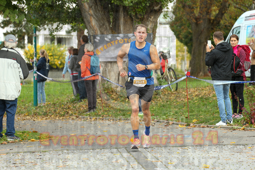 241020_1053_EX1_0260 | Sportfotografie im Rhein-Sieg Kreis, Köln, Bonn, NRW, Rheinland Pfalz, Hessen, etc. Unser Tätigkeitsfeld umfasst den Laufsport vom Volkslauf über den Marathon, Duathlon, Triathon bis zum Ultralauf wie Kölnpfad Ultra oder Schindertrail.