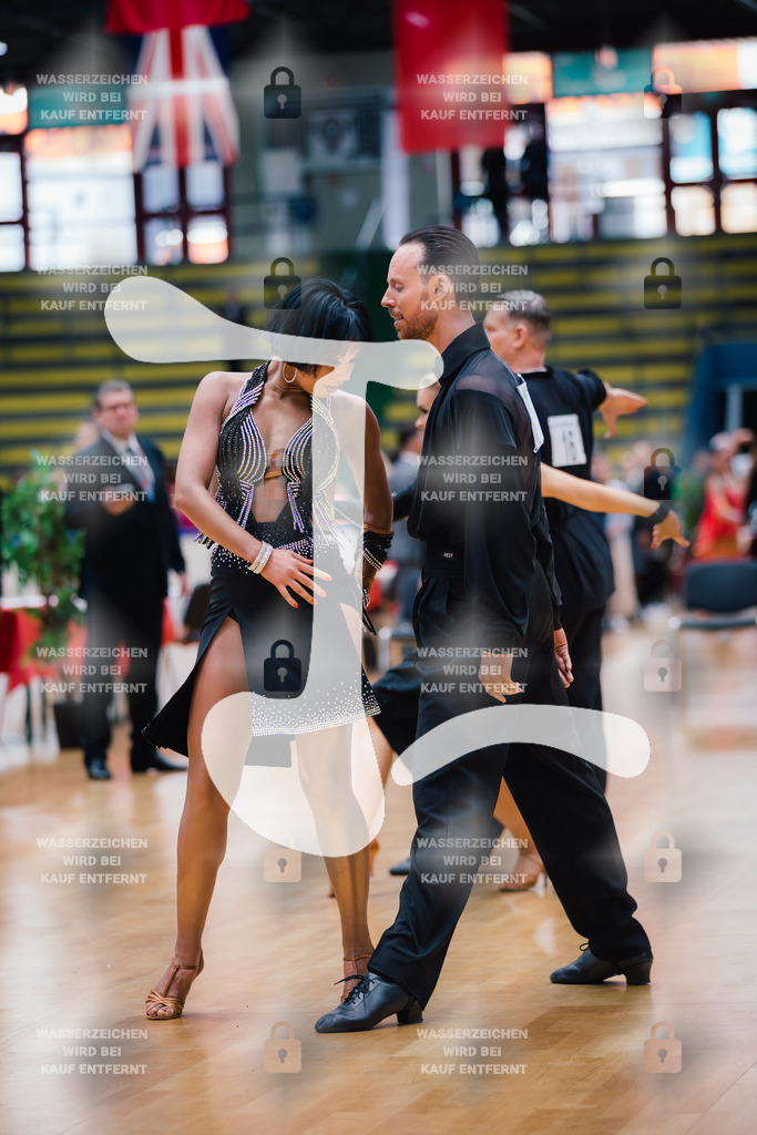 Hessen Tanzt WDSF International Open Latin 15th (37) Roman Kiparin _ Olga Kiparina (WDSF)-2025-05-18-3116 | Webshop for digital downloads and prints of dance sport, event & show photographer Julian Link - Realisiert mit Pictrs.com