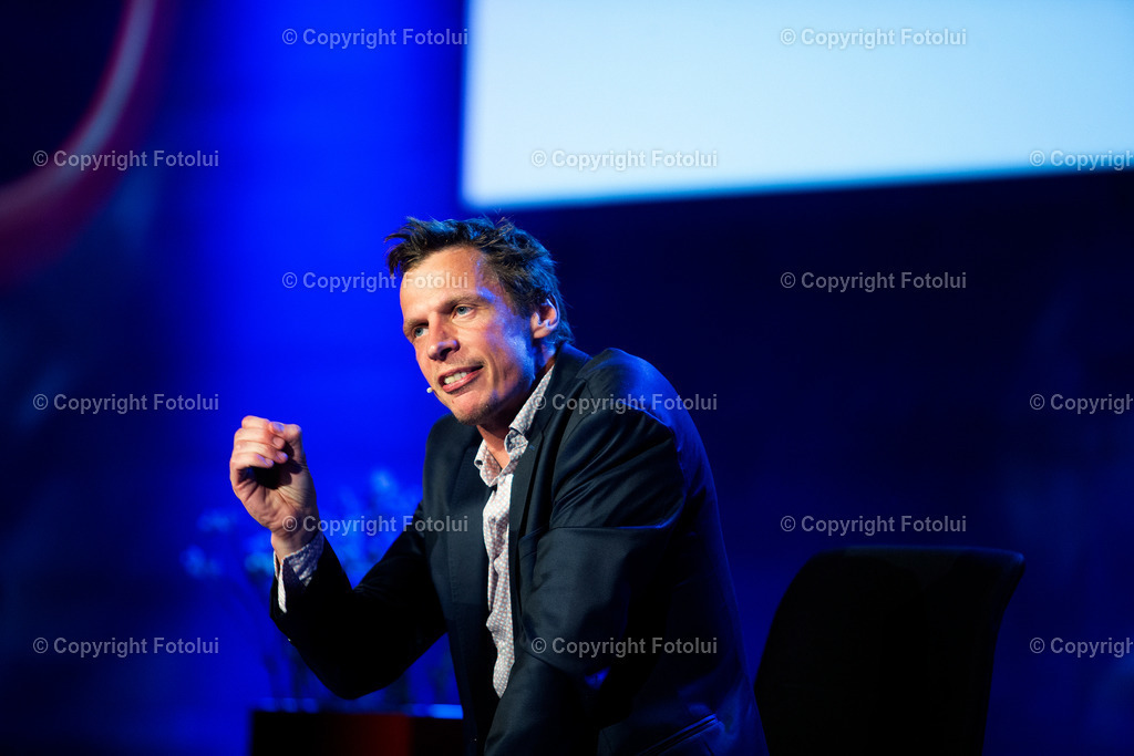 OBERBANK_16 | EIN DANK AN DIE PFLEGEKRAEFTE KABARETT MIT KLAUS ECKEL 02.06.2022 OBERBANK DONAU-FORUM LINZ IM BILD: KLAUS ECKEL. FOTO:FOTOLUI/OBERBANK