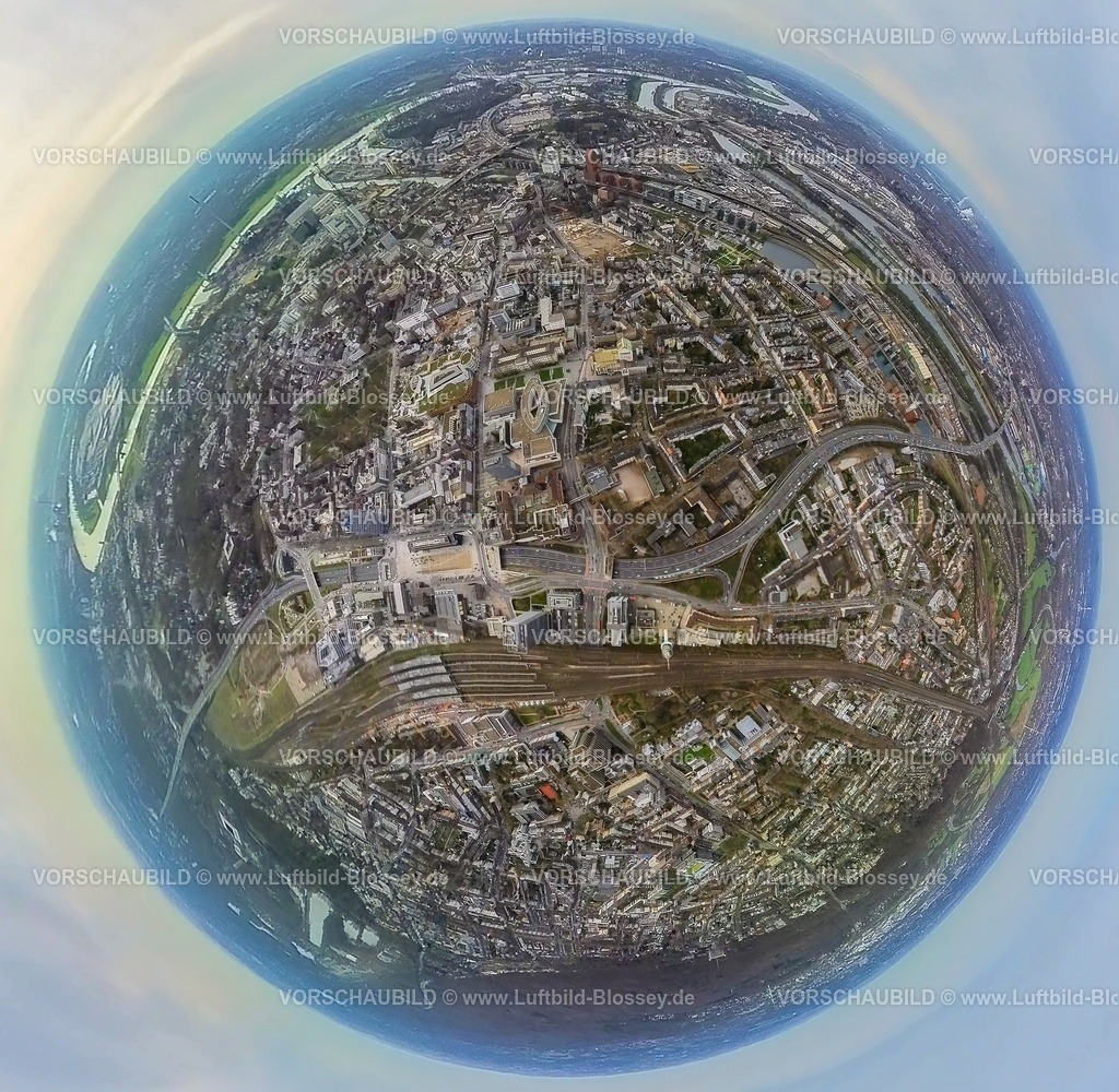 Duisburg230328_17KoenigsalleCity | Luftbild, City mit Königstraße, Hauptbahnhof, Großbaustelle Bahnhofsvorplatz Ost, Erdkugel, Fisheye Aufnahme, Fischaugen Aufnahme, 360 Grad Aufnahme, Altstadt, Duisburg, Ruhrgebiet, Nordrhein-Westfalen, Deutschland