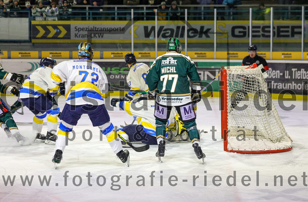 2026-01-09_037_TSV_Erding_gegen_Stuttgart_Rebels | Erding, Deutschland, 09.01.2026:Eishockey, Oberliga Süd 2025 / 2026, 35. Spieltag, TSV Erding gegen Stuttgart Rebels, Endergebnis: Torwart Nick Jordan Vieregge (Stuttgart Rebels, #29), Philipp Michl (Erding Gladiators, #77)Foto: Christian Riedel / fotografie-riedel.net