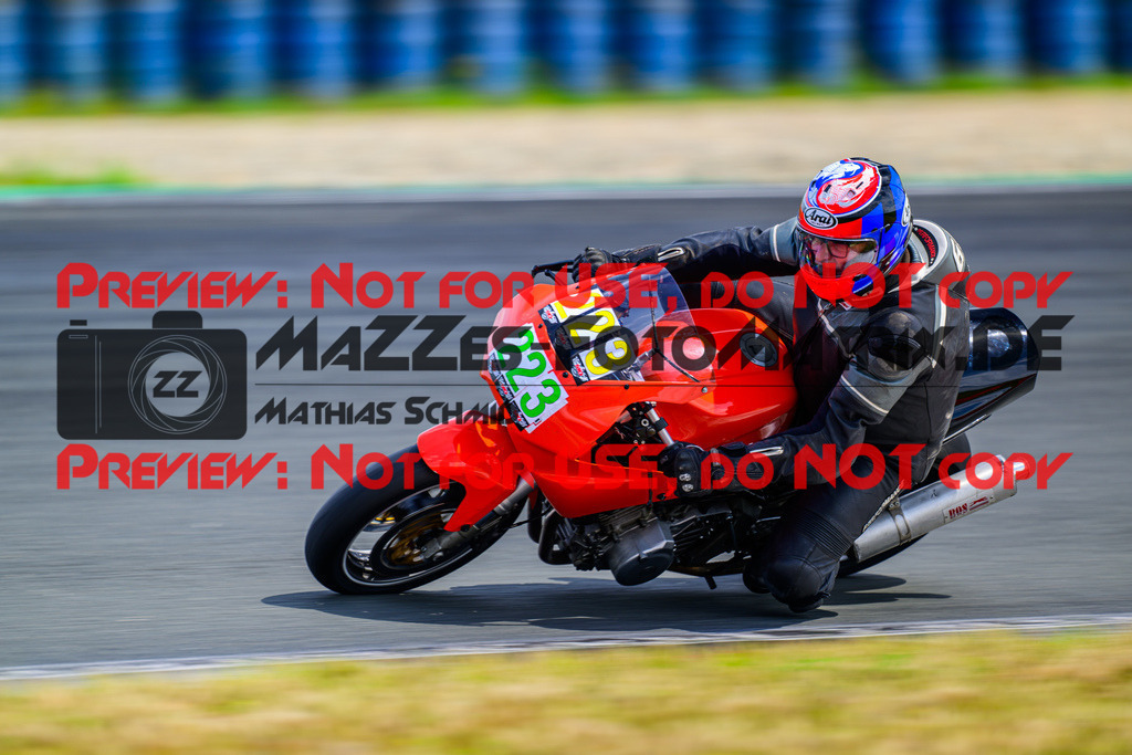 MaZZes_FotoMatrix_240725_6007705_3178 | GRUEN