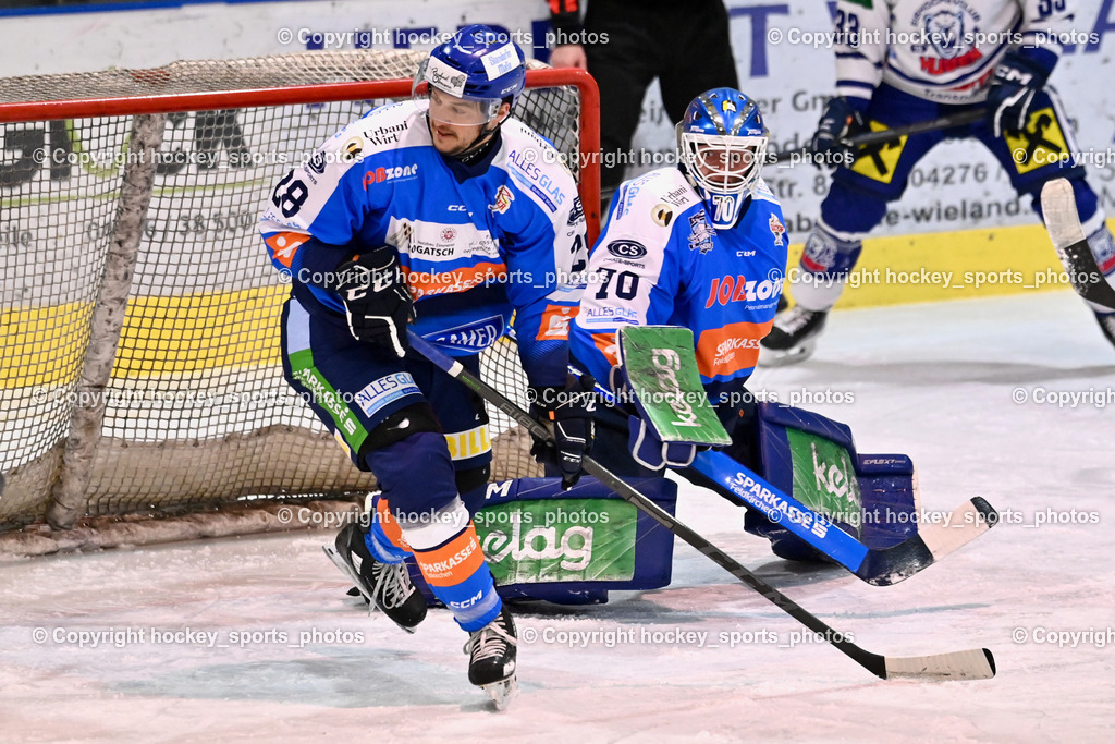 ESC SPARKASSE STEINDORF vs. UECR Huben  | #28 Bacher Stefan ESC Steindorf, #70 Moser Lukas ESC Steindorf, ESC SPARKASSE STEINDORF vs. UECR Huben , ESC SPARKASSE STEINDORF vs. UECR Huben  am 06.02.2026 in Steindorf (Ossiachersee Halle), Austria, (Photo by Bernd Stefan)