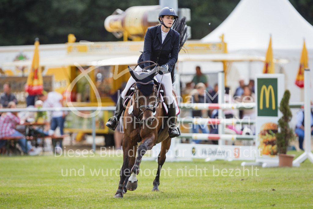 220715_LC_Youngster-M-560 | Deine schönsten Turniermomente als professionelle Fotos! Entdecke hochwertige Pferdesport-Fotografie im Online-Shop. Jetzt Fotos finden & bestellen!