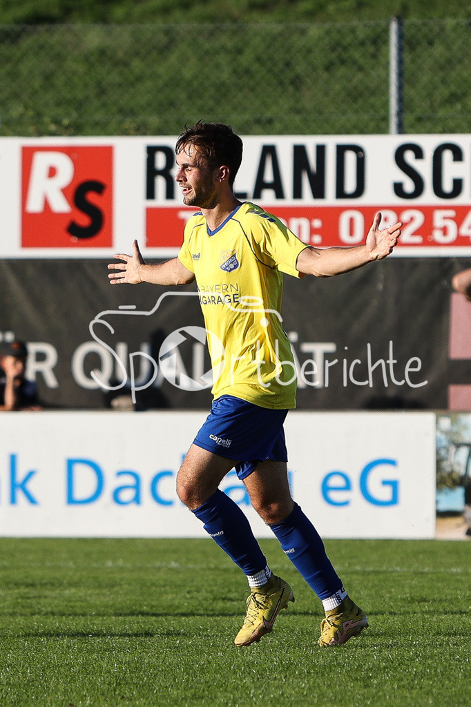 FC Pipinsried - SV Wacker Burghausen | Benedikt WIEGERT (FCP #28) jubelt nach seinem Tor zum 3-1 / Freude / Jubel / Torschuetze