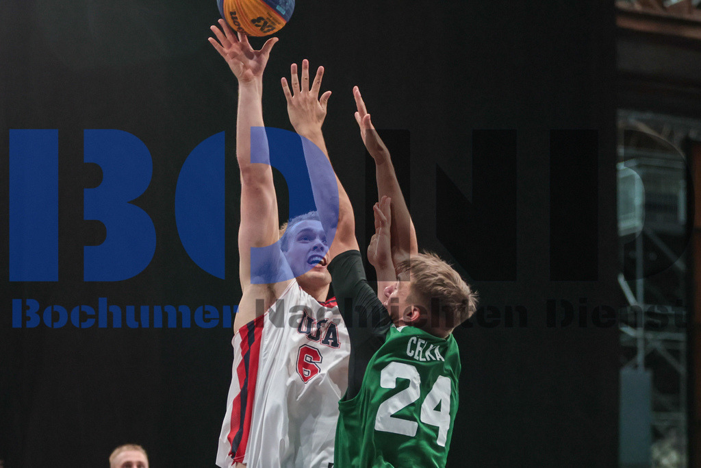 SES_RRG3x320250720-252 | bond - Realisiert mit Pictrs.com