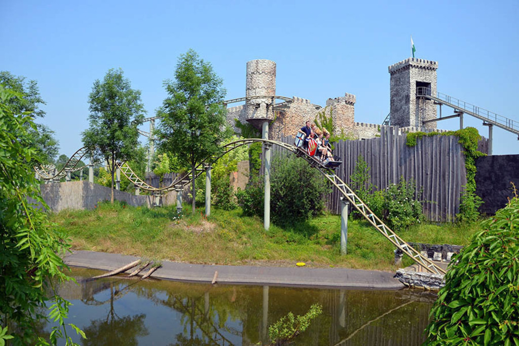 Foto: Leipzig - BELANTIS - Das AbenteuerReich | Das Team hinter BILDLEXIKON LEIPZIG bündelt historische wie aktuelle Informationen über die Stadt Leipzig in Text und Bild auf einer Plattform und stellt diese der interessierten Öffentlichkeit zur Verfügung.