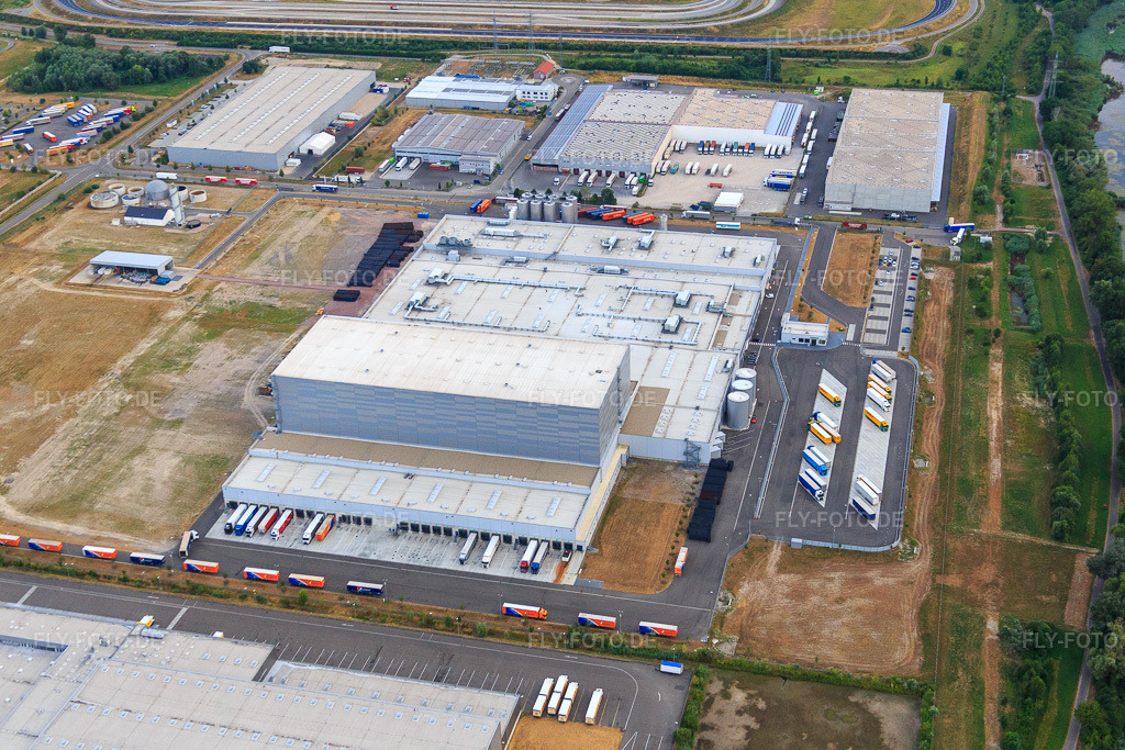Luftbild: Pfälzer Erfrischungsgetränke GmbH in Wörth am Rhein im Bundesland Rheinland-Pfalz in Deutschland. Foto: IMG_083790.jpg vom 24.07.2015 durch Werner Riehm/FLY-FOTO.deMEG Gruppe - MEG Gruppe
