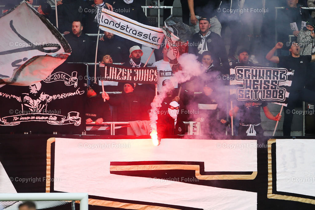 A_LUI_20230409_0022 | SPORT FUSSBALL ADMIRAL BUNDESLIGA 2022/23 LASK VS STURM GRAZ
IM BILD: Lask Fans,
FOTO:FOTOLUI/UW