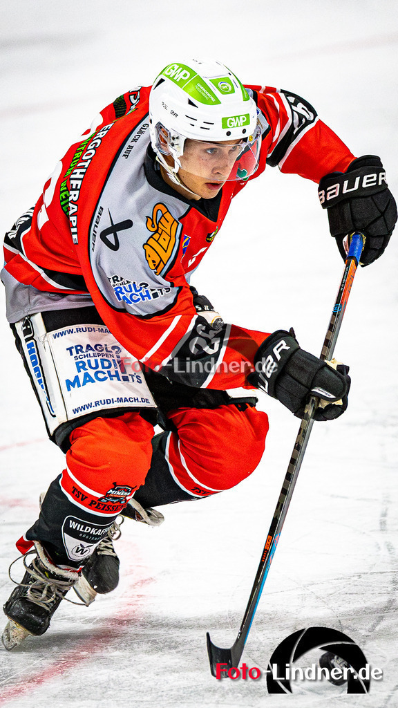 Testspiel TSV Peißenberg Miners vs EA Schongau Mammuts | Eishockey Bayernliga Vorbereitung 2023/2024, Testspiel TSV Peißenberg Miners vs EA Schongau Mammuts
Justin BUCHMANN (Miners 26) in Aktion,
2023-09-22 in Peißenberg (Eisstadion)
26 Justin BUCHMANN (Miners 26)
Copyright: FotoLindner