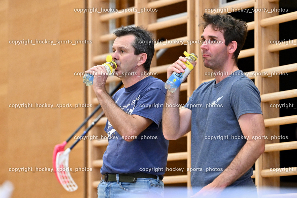 VSV Unihockey vs. Wiener Floorball Verein | Headcoach VSV Unihockey Harald Felsberger, #92 Ingolf Natmessnig VSV Unihockey, VSV Unihockey vs. Wiener Floorball Verein, VSV Unihockey vs. Wiener Floorball Verein am 18.05.2025 in Villach (Ballspielhalle St. Martin), Austria, (Photo by Bernd Stefan)