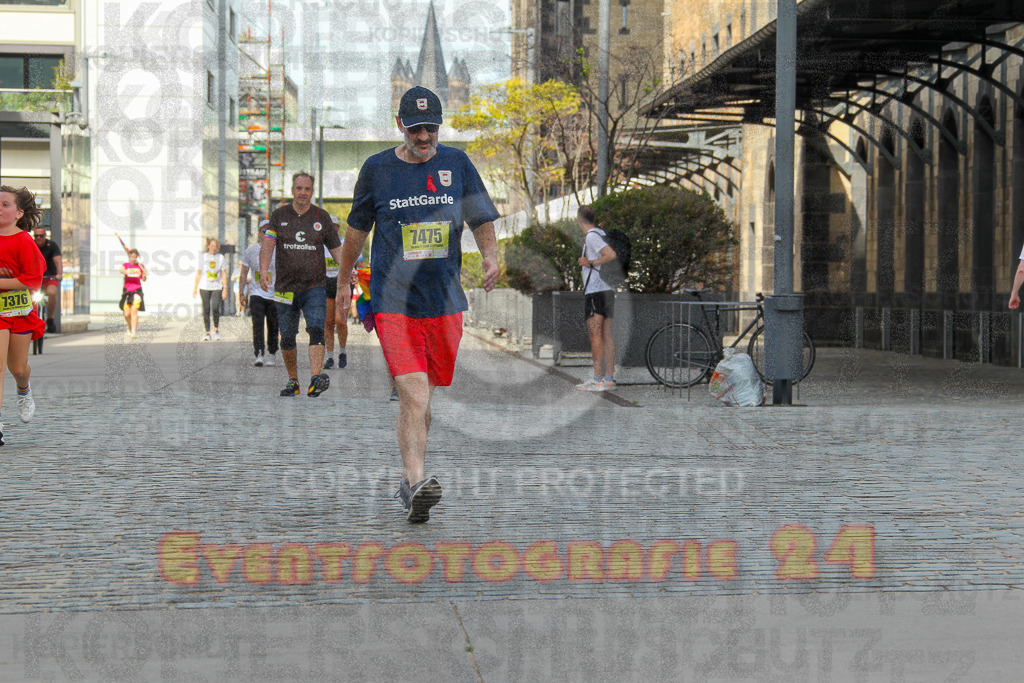 250920_1345_EV4_6607 | Sportfotografie im Rhein-Sieg Kreis, Köln, Bonn, NRW, Rheinland Pfalz, Hessen, etc. Unser Tätigkeitsfeld umfasst den Laufsport vom Volkslauf über den Marathon, Duathlon, Triathon bis zum Ultralauf wie Kölnpfad Ultra oder Schindertrail.