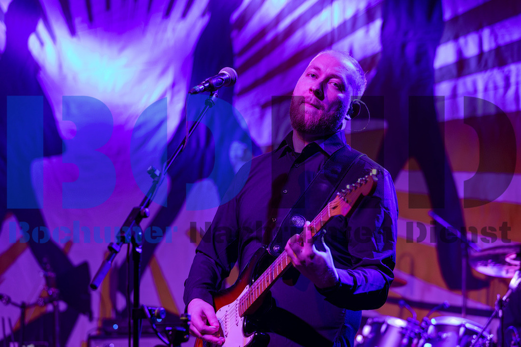 SES_GBAZEC20241227-36 | bond - Realisiert mit Pictrs.com