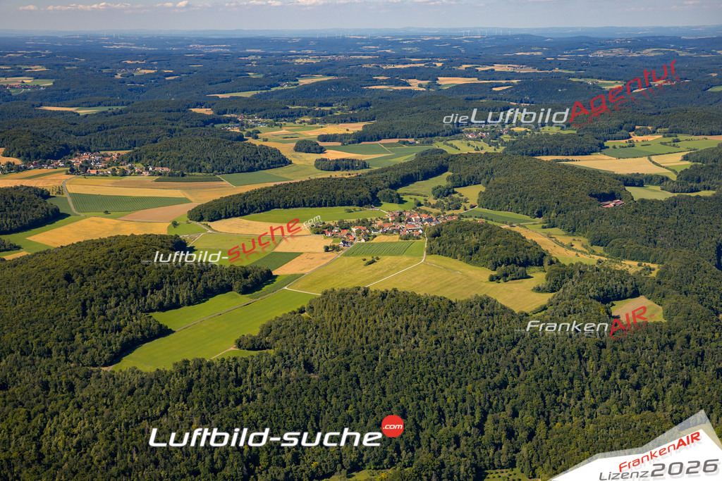 Das Luftbild zeigt : Buckenreuth Ebermannstadt - Die Luftaufnahme wurde 2024 vom UL-Flugzeug aus erstellt ( keine Drohne ) - Hochauflösende Luftaufnahme - Für grossformatige Ausdrucke geeignet. Die Geschenkidee !Mit Lizenz und Bildrechte bestellbar