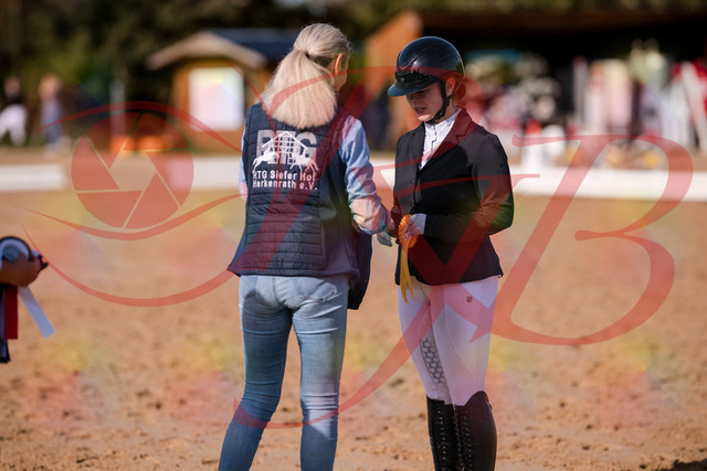 2026_10_03_Siefer-Hof_124634_Z81_37325873 | Professionelle Reitsport-, Turnier- und Eventfotografie von Robert Broda. Galerien mit ausgewählten und bearbeiteten Bildern direkt online ansehen und bestellen.