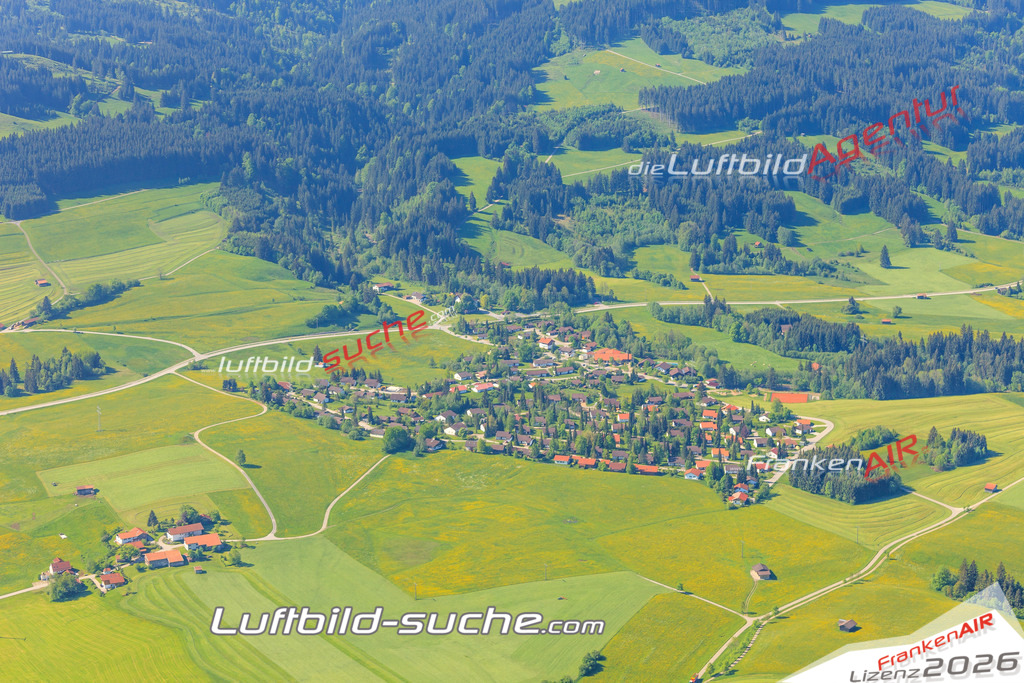 Luftbild von Guggemoos Oy-mittelberg - Luftaufnahme wurde 2015 von https://frankenair.de mittels Flugzeug (keine Drohne) erstellt - die Geschenkidee