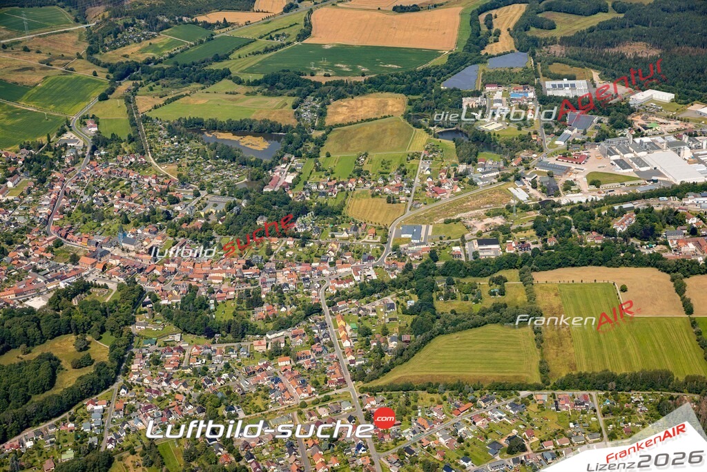 Das Luftbild zeigt : Gehren Ilmenau - Die Luftaufnahme wurde 2024 vom UL-Flugzeug aus erstellt ( keine Drohne ) - Hochauflösende Luftaufnahme - Für grossformatige Ausdrucke geeignet. Die Geschenkidee !Mit Lizenz und Bildrechte bestellbar