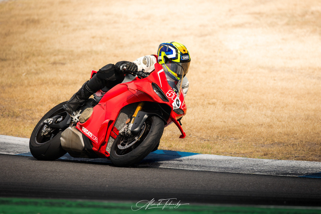 Ducati Trackday Hockenheimring 2026 | Entdecken Sie die faszinierende Welt von Alexander Tschuncky Arts: Kreative Fotografie, atemberaubende Automobilkunst und hochwertiger Bilderdruck. Lassen Sie sich inspirieren! - Realisiert mit Pictrs.com