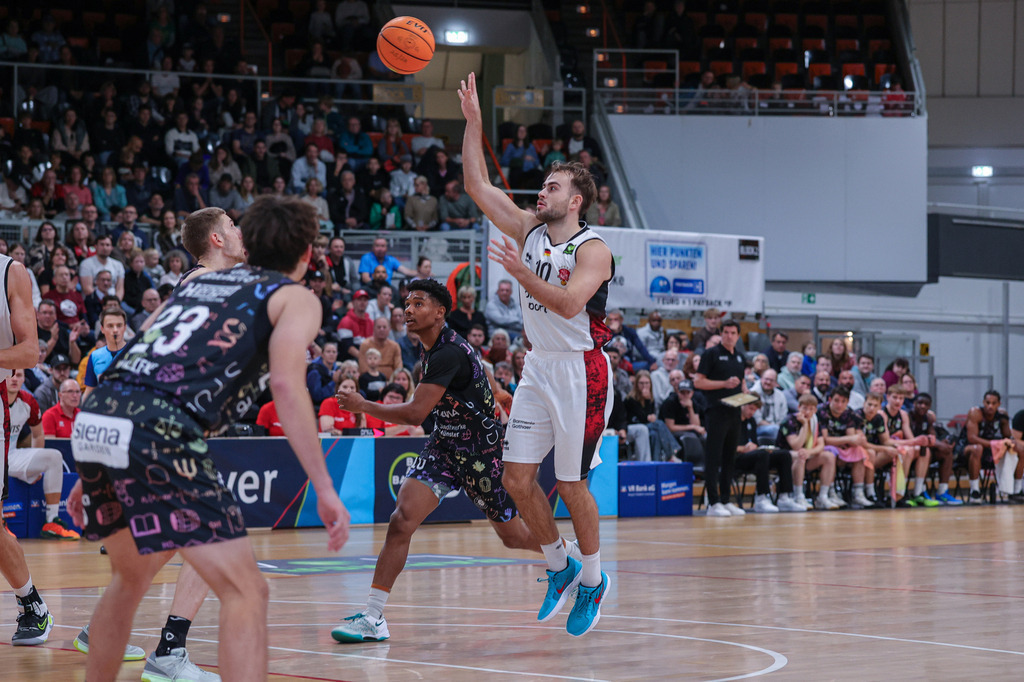 Pro A BAYER GIANTS vs Uni Baskets Münster-58 | Fotos von Basketballspielen aus dem Raum NRW fotografiert von Gero Mueller-Laschet und Daniel Schaefer - Realisiert mit Pictrs.com