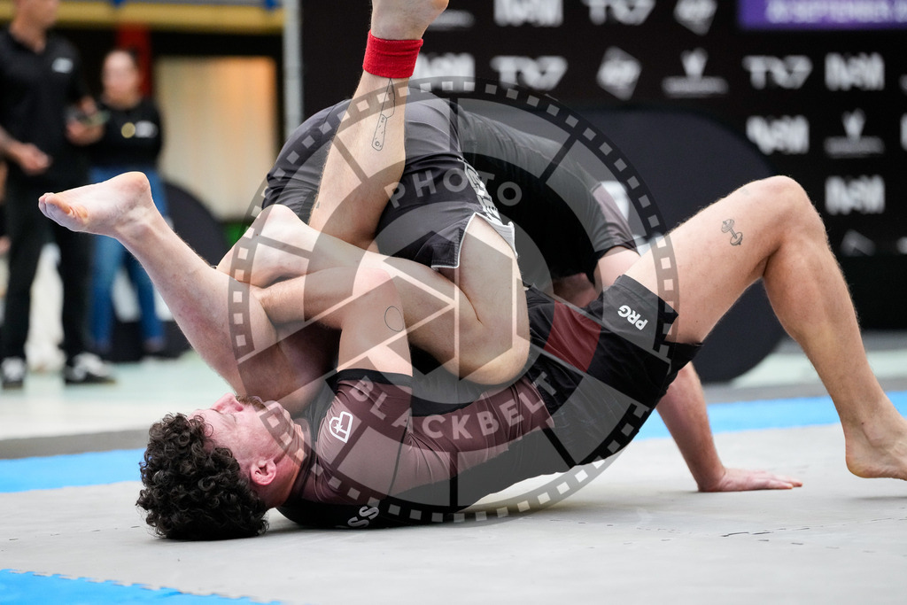 20250920PBB6703 | Athletes compete during the AJP Tour Hamburg International Jiu-Jitsu Championship, on September 20, 2025 in Hamburg, Germany. © Chiara Dazi / photoblackbelt