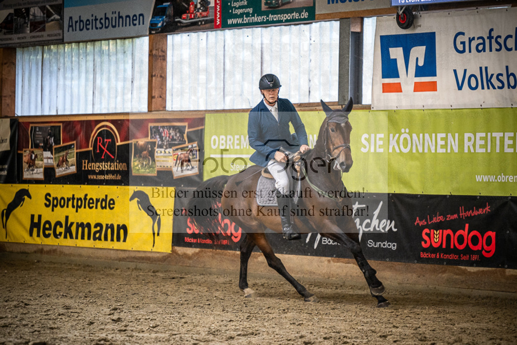 DOS_3018 | Entdecke hochwertige Reitturnierfotos von Foto Oger. Professionell, emotional und authentisch – jetzt Lieblingsmomente im Shop bestellen.Deutschlandweite Turnierfotografie. - Realisiert mit Pictrs.com