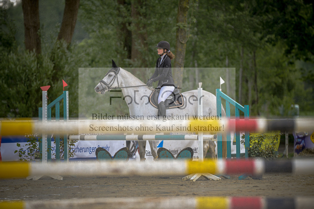 20240505-DOS_7994 | Entdecke hochwertige Reitturnierfotos von Foto Oger. Professionell, emotional und authentisch – jetzt Lieblingsmomente im Shop bestellen.Deutschlandweite Turnierfotografie. - Realisiert mit Pictrs.com