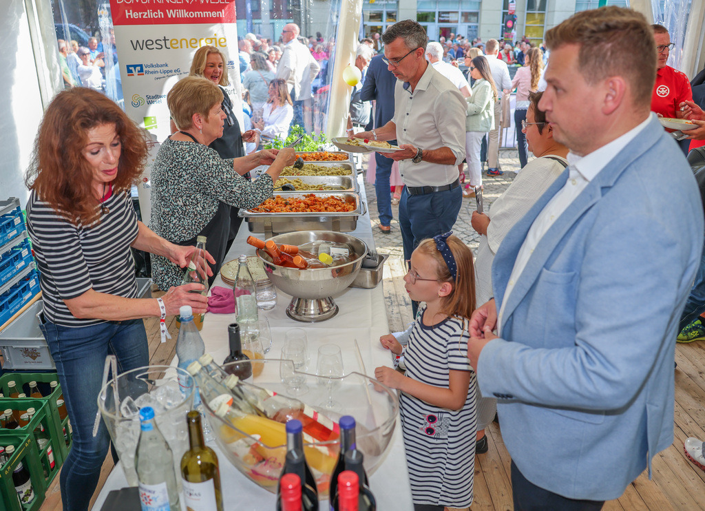 top-top.de-250828-096 | Foto, Video, Fotografie, Videografie, Fotobox, DJ, Discjockey, Musik, Musikbox, Veranstaltung, Photobooth, Amazon, Ebay, Buchtipp, Bestseller, Autor, Verlag, Buch, Wesel, Hamminkeln, NRW, Dinslaken, Rees, Drohne, Hochzeit, Party, Fotobox, Wesel, Fotograf