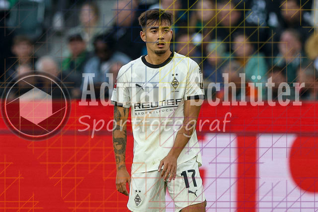 Borussia Mönchengladbach vs Eintracht Frankfurt - Bundesliga  | Mönchengladbach, Deutschland, 27.09.25:   Jens Castrop (Borussia Mönchengladbach) schaut waehrend des Spiels der Bundesliga zwischen Borussia Mönchengladbach vs Eintracht Frankfurt im Stadion im Borussia Park(Foto von Brauer-Fotoagentur / Adrian Schlueter)