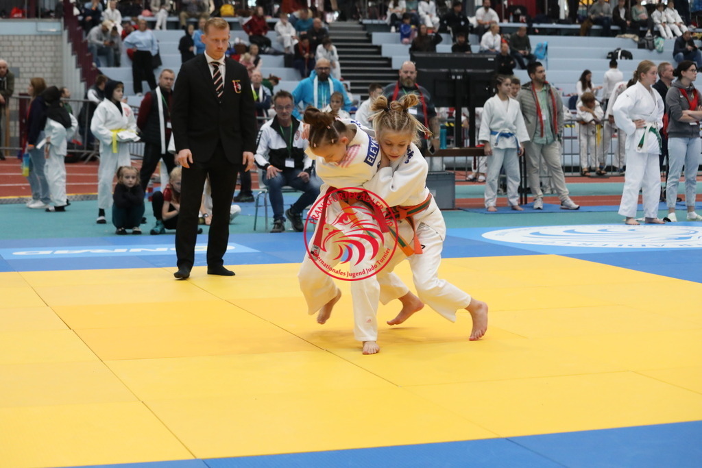 1J7A2690 | Fotos vom Adler Cup - Pictures from Adler Cup

Hier findet Ihr alle Eindrücke und großen Momente der Adler Cup Wochenenden. Here you will find all impressions and great moments of the Adler Cup weekends. - Realisiert mit Pictrs.com